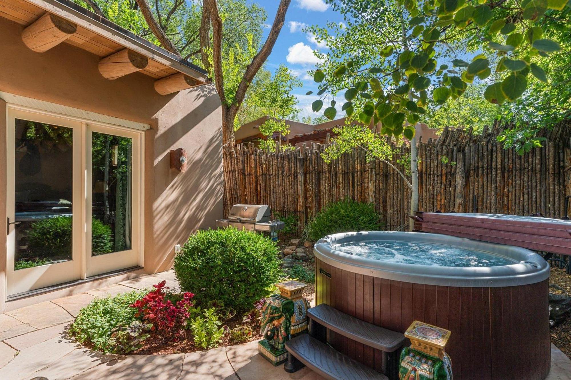 1121 E Alameda St Holiday home *
