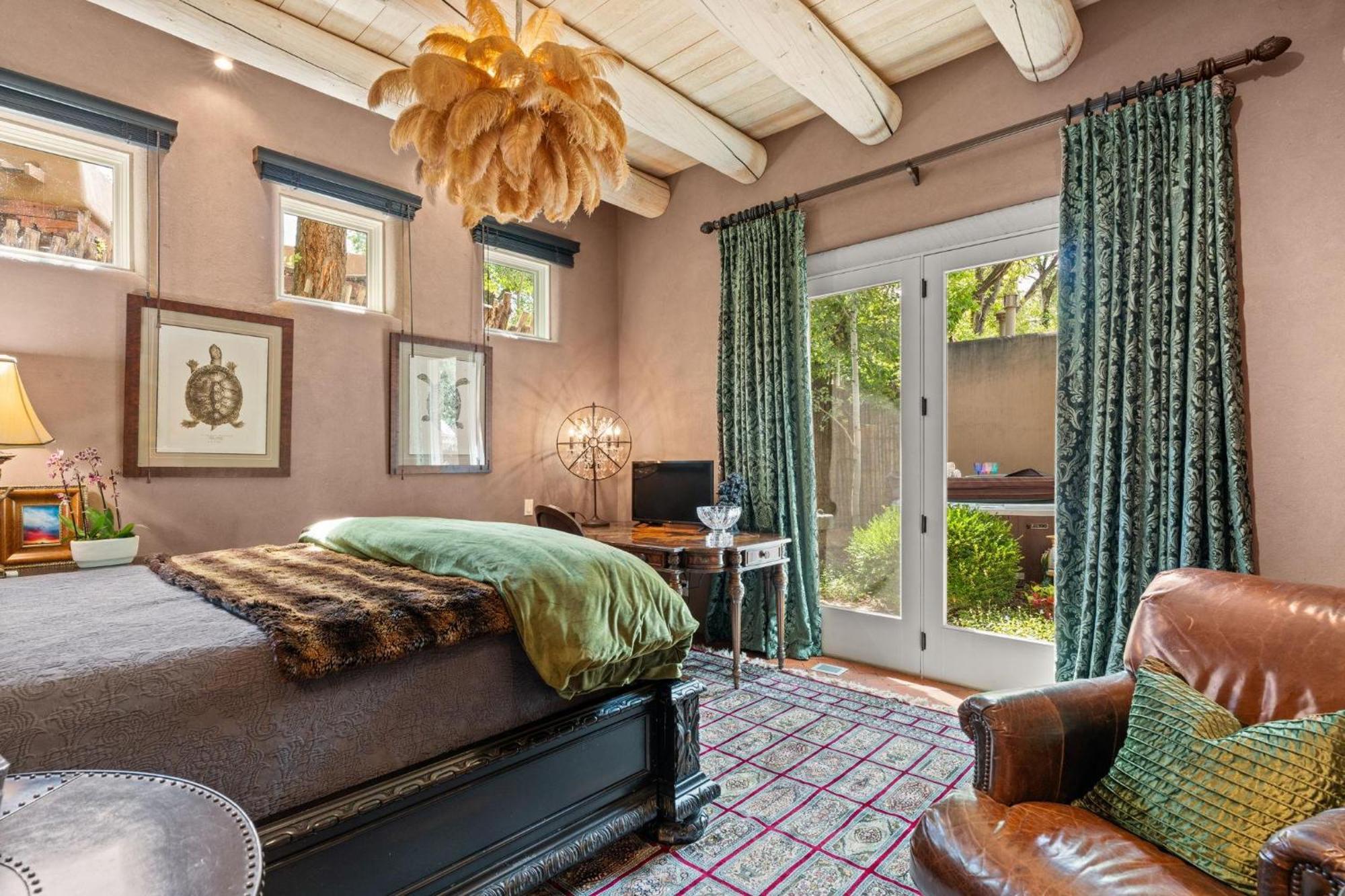 Holiday home 1121 E Alameda St